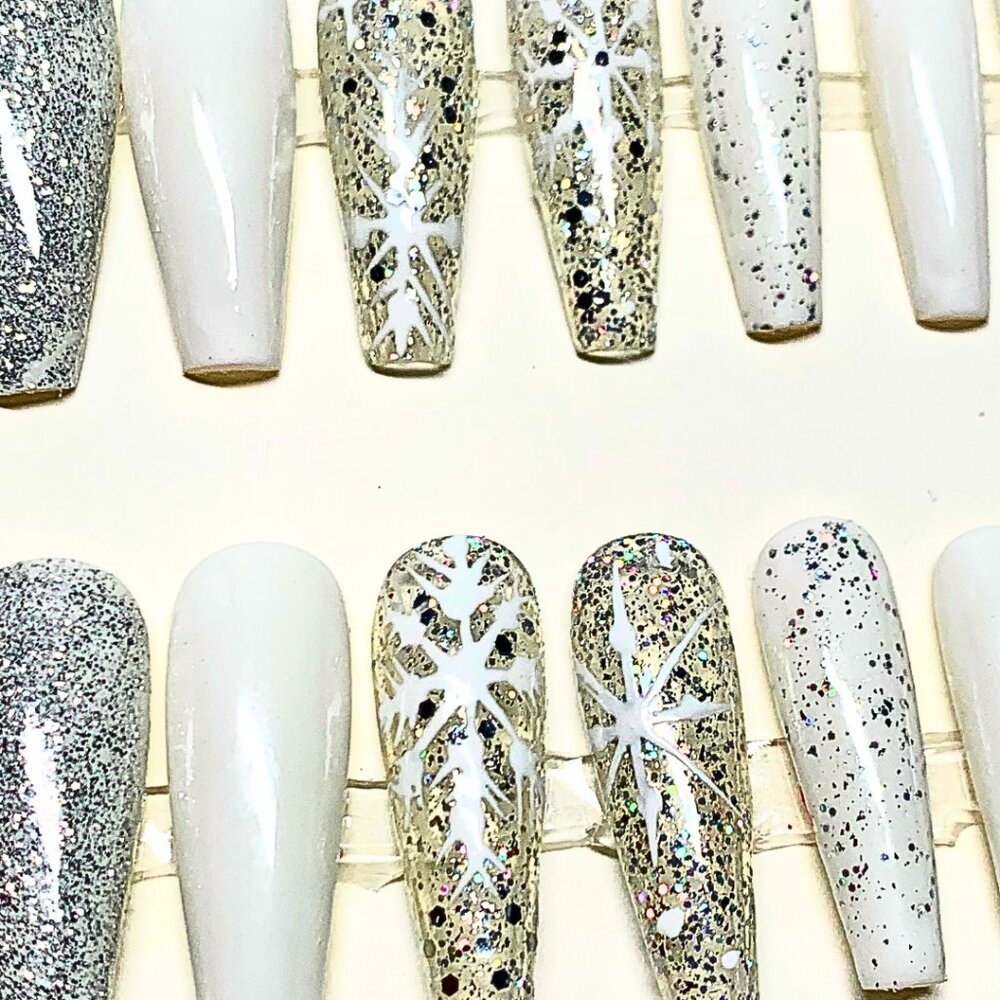 Gel PRESS'ON Nails: Frozen